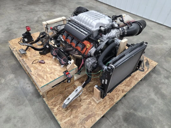 6.2L Supercharged Hellcat Engine Package – 707HP, 650 FT-LBS Torque