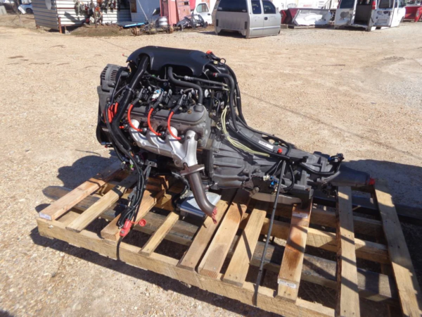 2002 4.8 Chevy Vortec Engine with 2WD 4L60E Transmission and Complete Wiring Harness