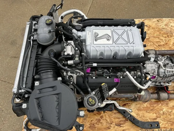 T500 Supercharged 5.2L Predator Engine & Automatic Transmission
